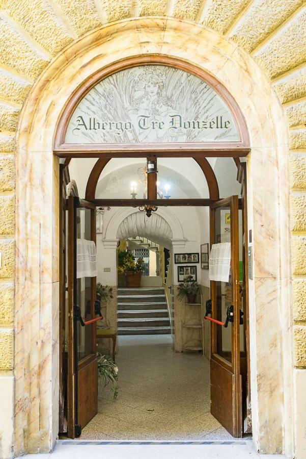 Albergo Tre Donzelle Siena Exterior photo